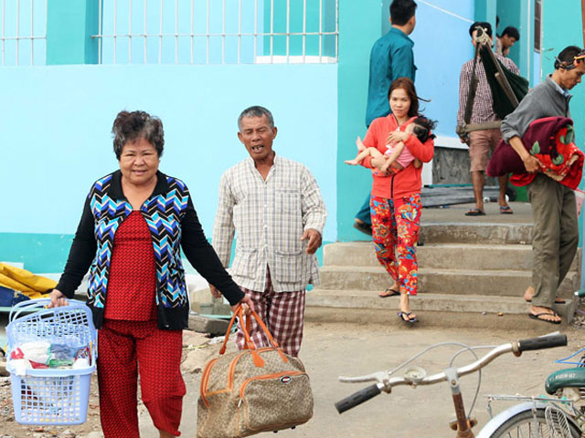 Bão Trâu Mộng thành nghé con, người SG cười tươi trở về nhà Bão Trâu Mộng thành nghé con, người SG cười tươi trở về nhà